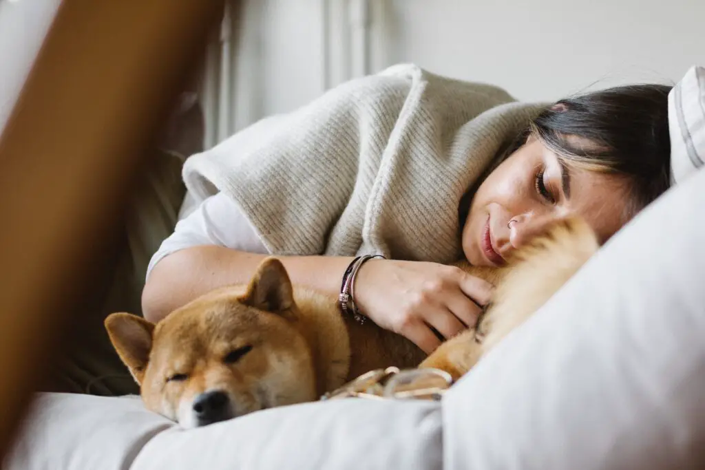 7 Effective Bedtime Habits To Sleep Better At Night